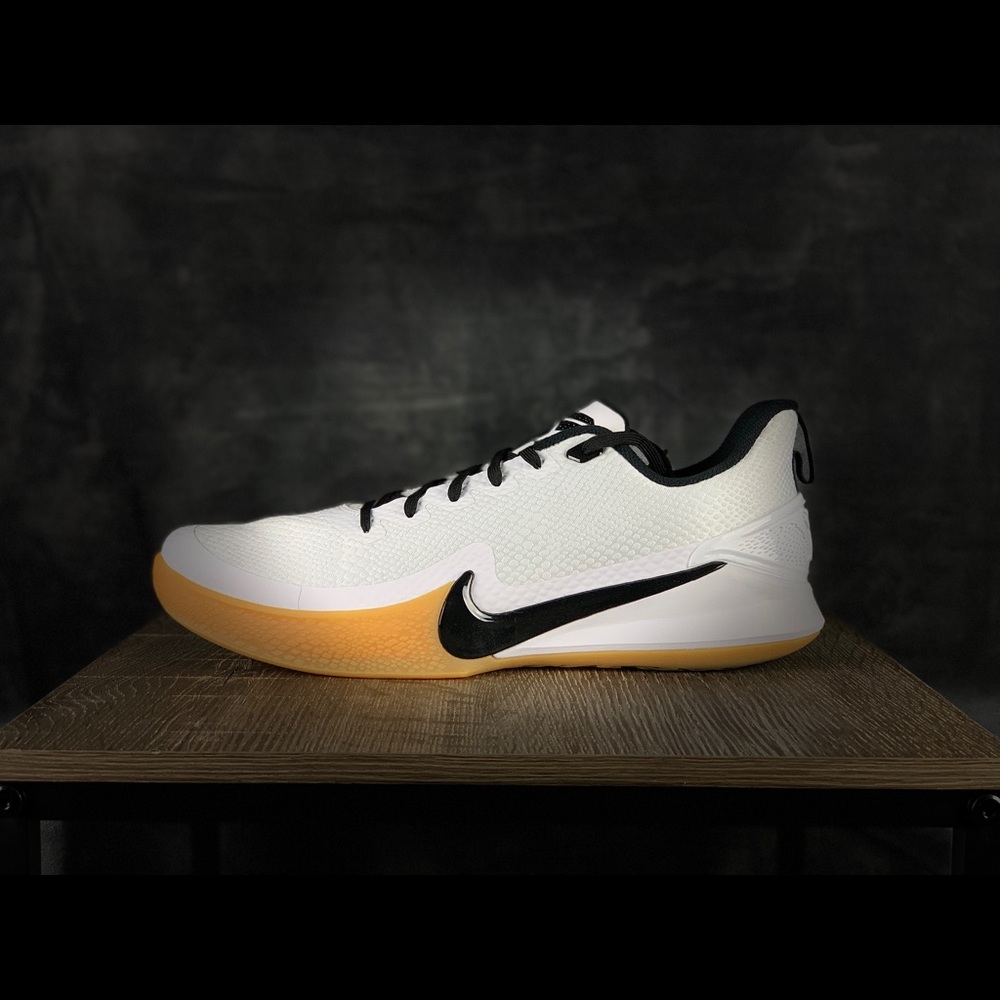 SOLD - NEW Mamba Focus (Kobe) - Size 14 - Picture 4 of 8